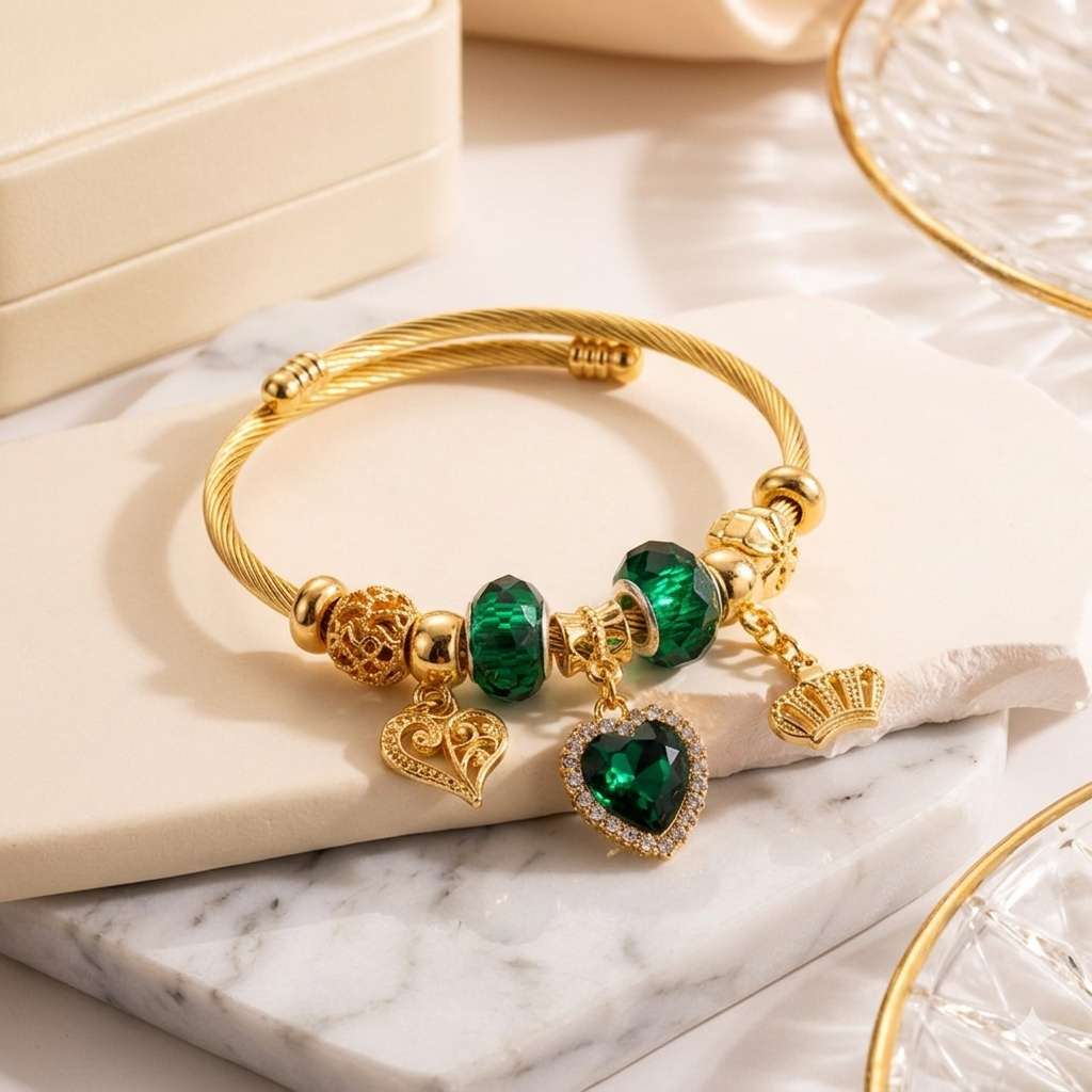 Laryne Royal Emerald Heart &amp; Crown Bracelet